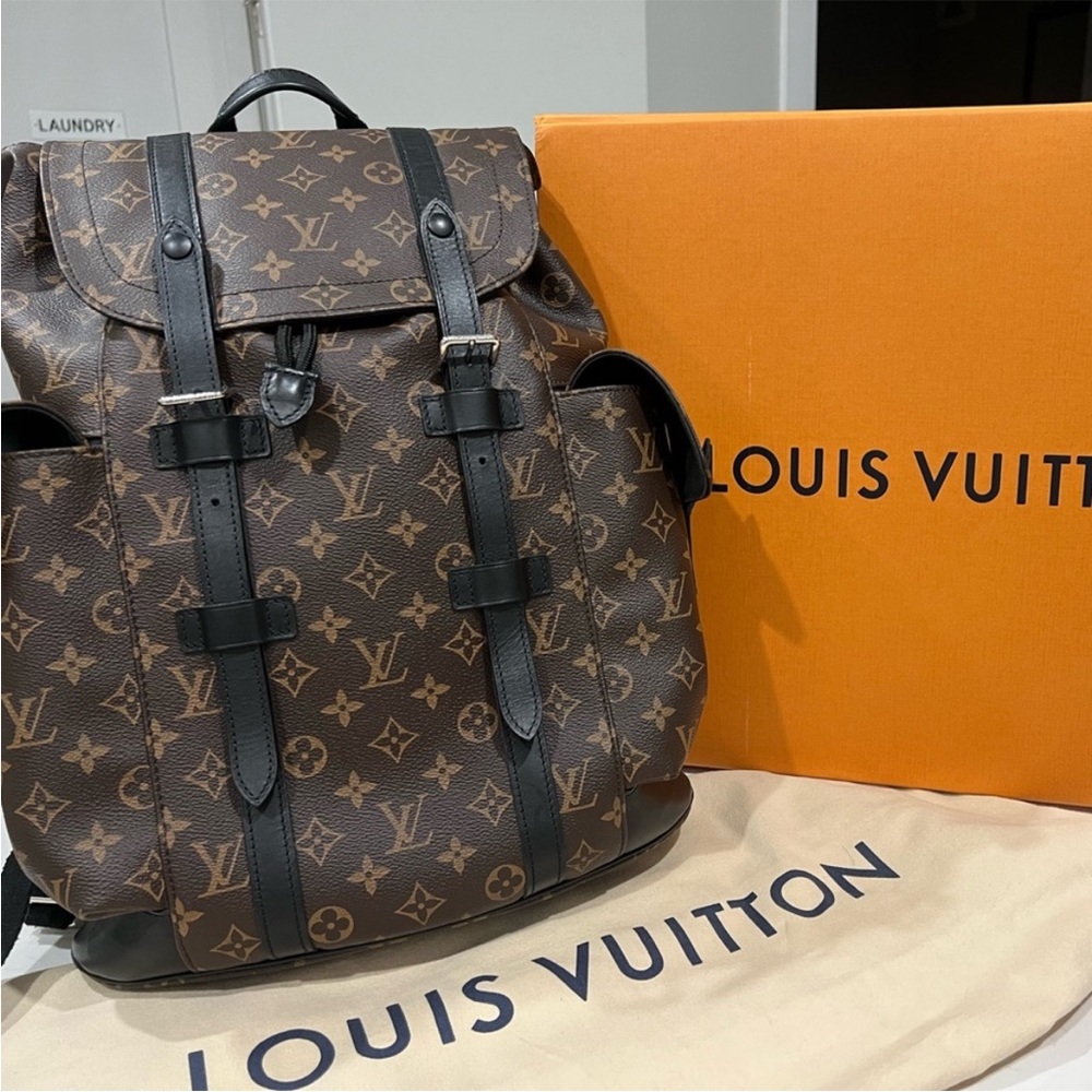 Men Louis Backpack 🎒
